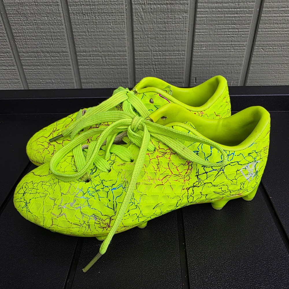 Vizari Soccer Cleats Kids 13C Neon Green Crackle Lightening Graphic Firm Ground